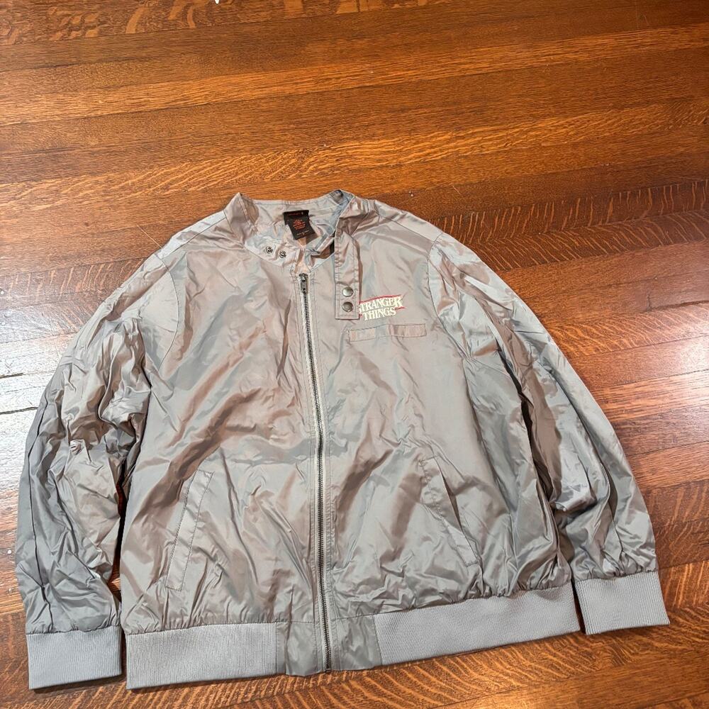 Netflix Stranger Things Women’s Gray Nylon Windbreaker Jacket Size 2 Pre-Owned